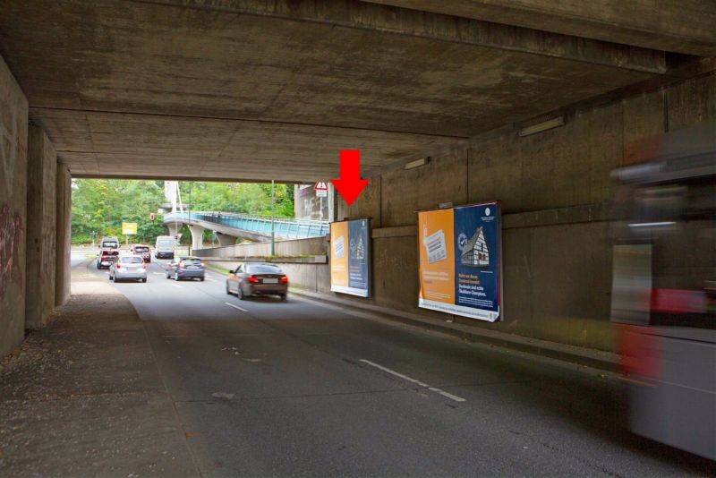 Hellerhofweg, Ufg.,geg. Eingang S-BfHellerhof