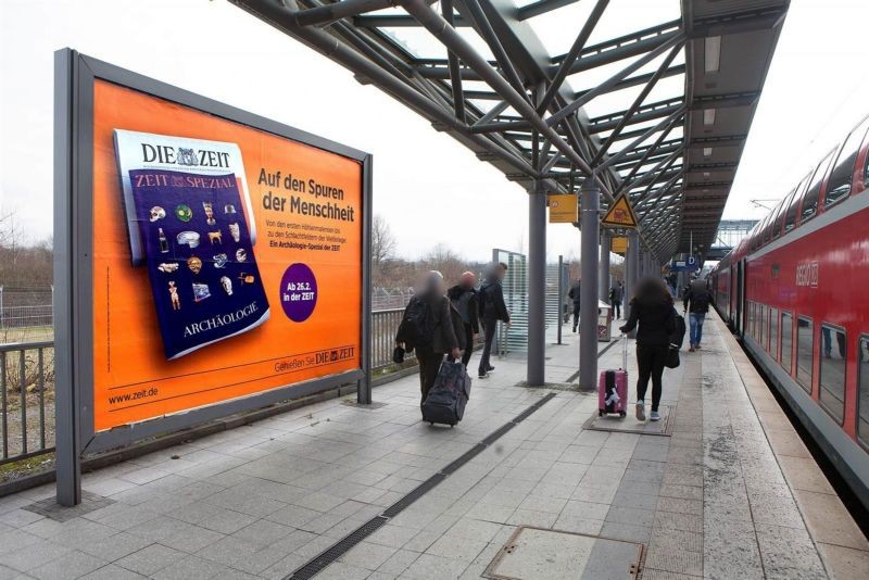 Flughafen Fernbf, Bstg., Gleis 1, 1. Sto.