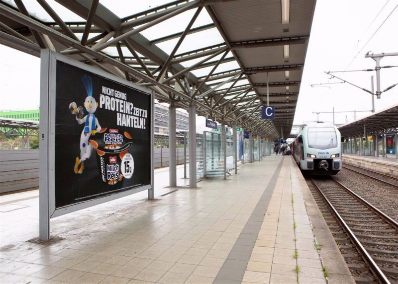 Flughafen Fernbf, Bstg., Gleis 5, 1. Sto.