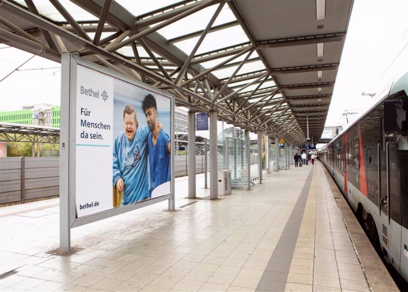 Flughafen Fernbf, Bstg., Gleis 5, 2. Sto.