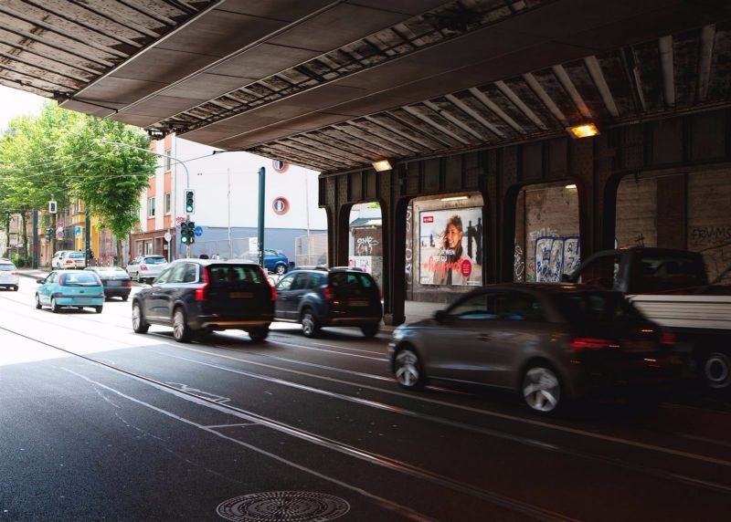 Hüttenstr 107 re/Sonnenstr