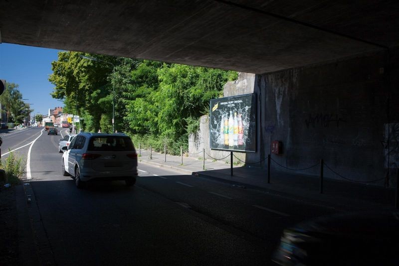 Henkelstr geg. 328 / li. neb. Ufg.