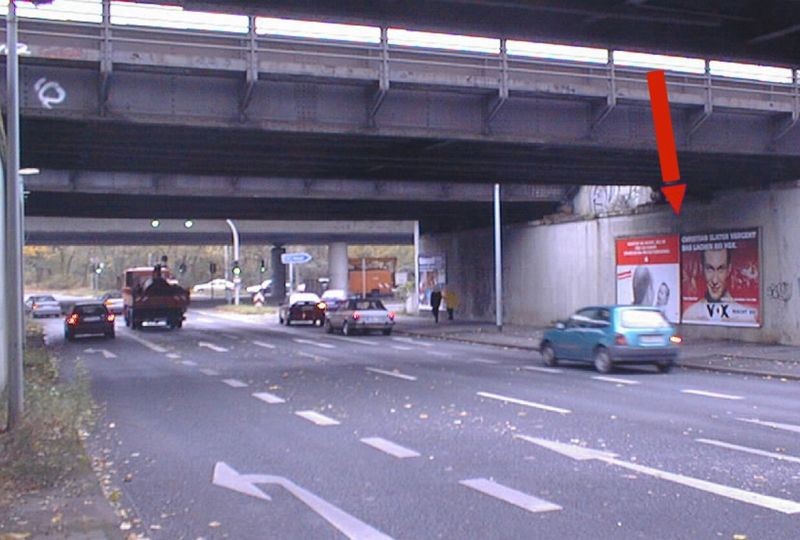 Wacholderstr./DB-Brücke/saw. re./2. Sto.