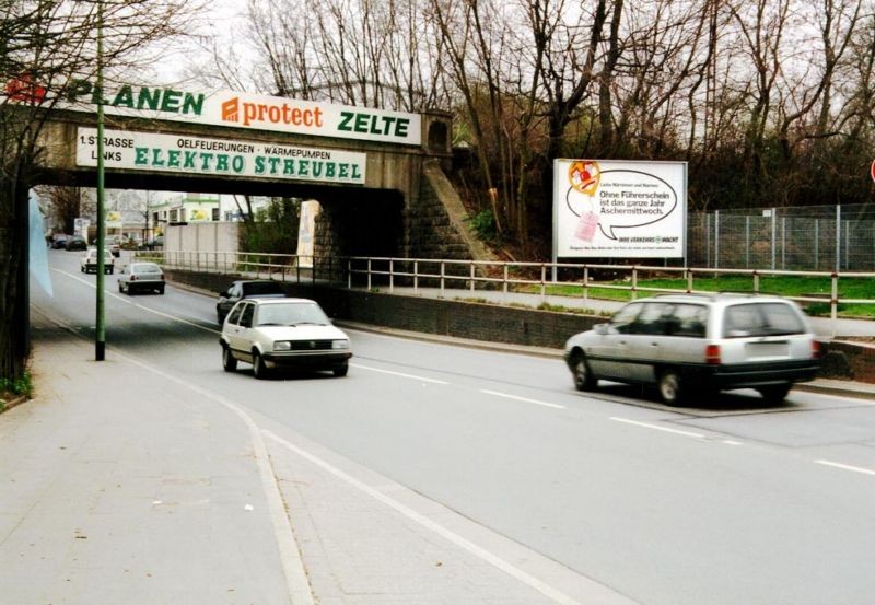 Alte Bottroper Str./Nh. Heegstr./re. vor Ufg.