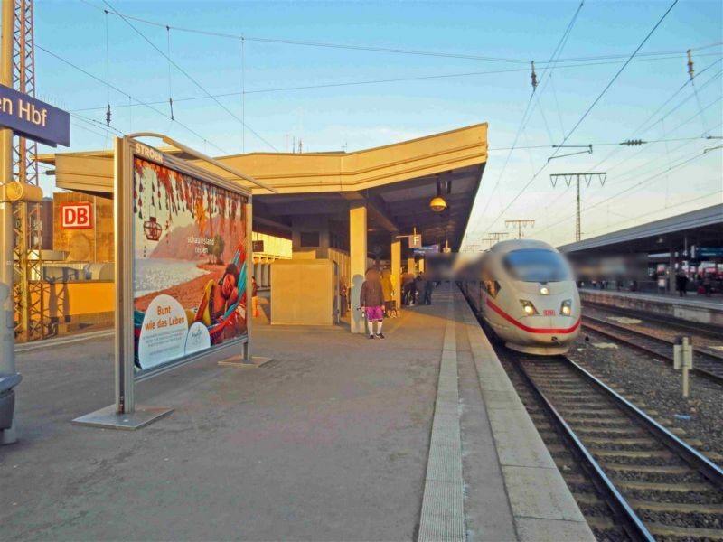 Hbf, Bstg., Gl. 2, Nh. Westtunnel, 1. Sto.