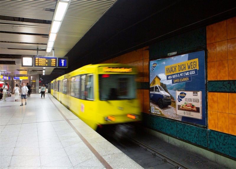 U-Bf Berliner Platz, Bstg., Gleis 1, 1. Sto. HGL