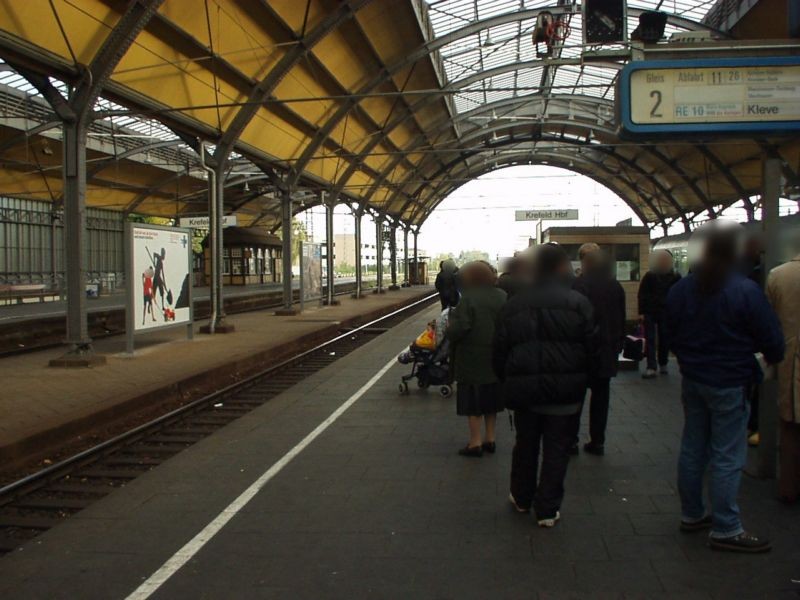 Hbf, Zw.-Bstg., Gleis 2, 1. Sto.