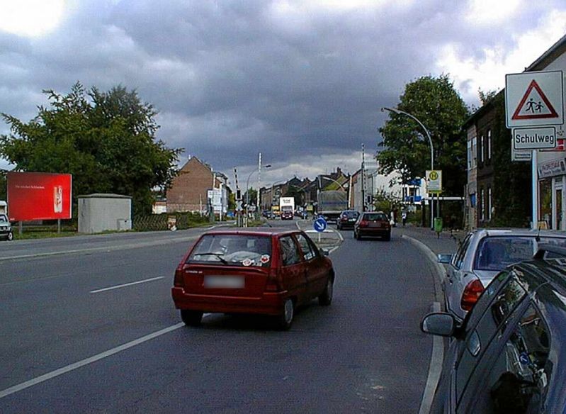 Gladbacher Str. geg. 32/Bahnübergang