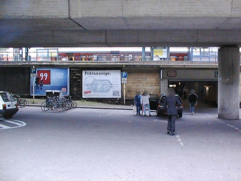 Hbf, li. neb. Nord-Eing.