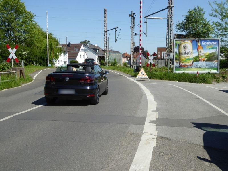 Heerstr/Veilchenweg/DB-Übergang