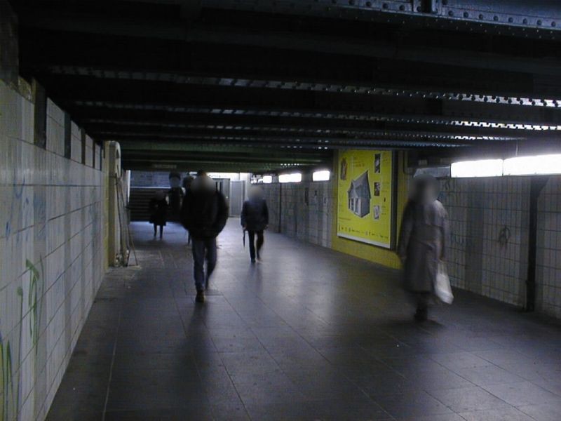 Hbf, Personenufg.,geg. Aufzug Gl. 9/10