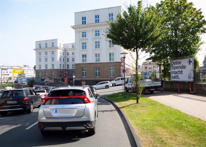 Bf-Str., re.vom Hbf, 2.Sto.