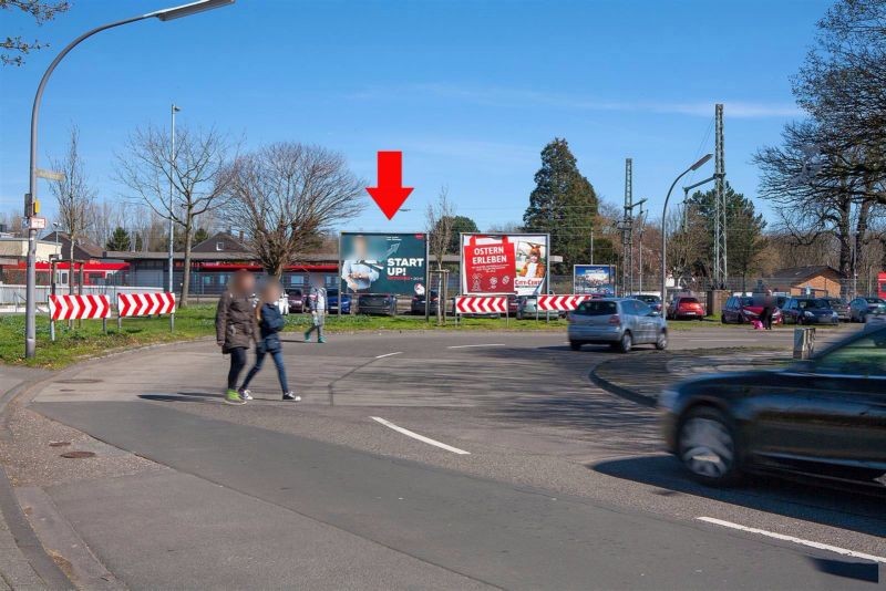 Berrischstr.,neb.Zug. zum S-Bf Worringen,i.d.Kurv
