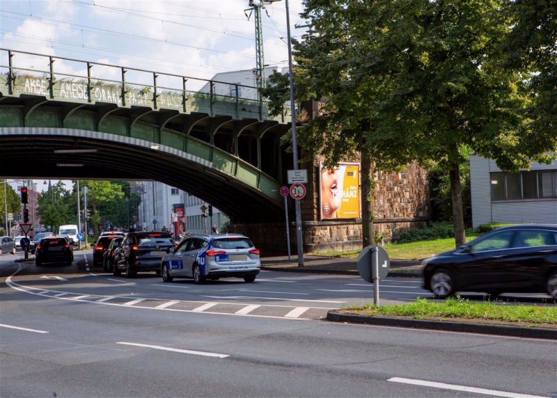 Deutz-Kalker-Str.,Deutzer Ring, re.vor DB-Brücke