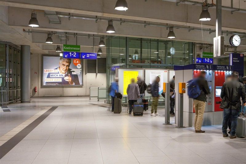 Bf Flughafen, Verteilerebene Nord,Wand, 1. Sto.