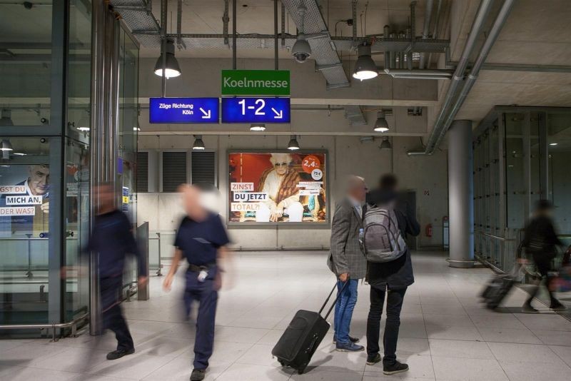 Bf Flughafen, Verteilerebene Nord,Wand, 2. Sto.