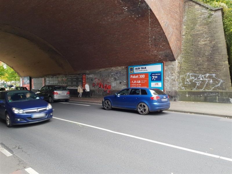 Mozartstr./li. neb. Südstr. 70/Ufg.