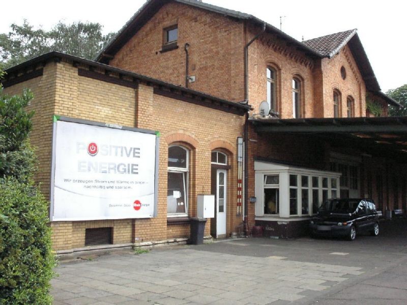Bf Niederdollendorf, Vorplatz