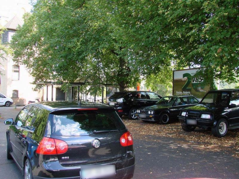 Waldbröhler Str Bf Schladern re. /Falkenweg gg re.
