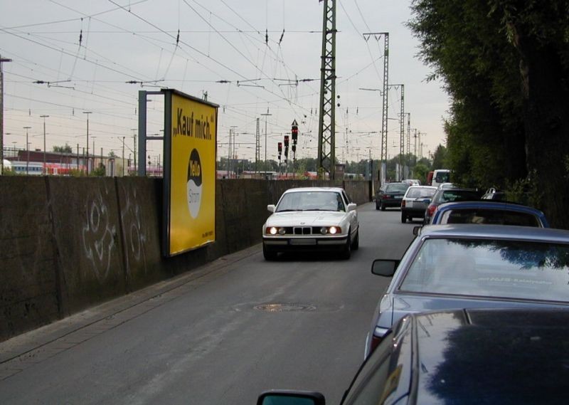 Alfred-Krupp-Weg, Rückseite E-Center, 2. Sto.