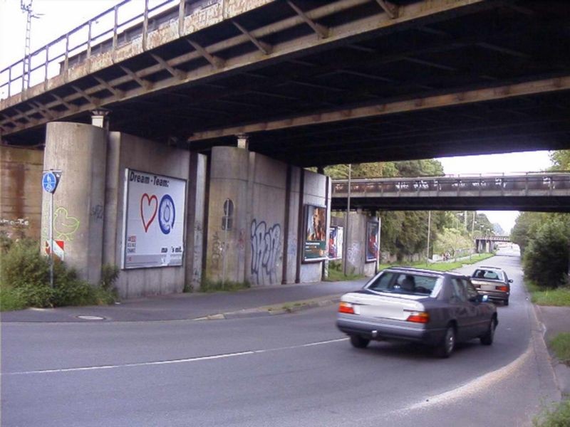 Industrieweg, Seite Dahlweg, DB-Brücke, 1. Sto.