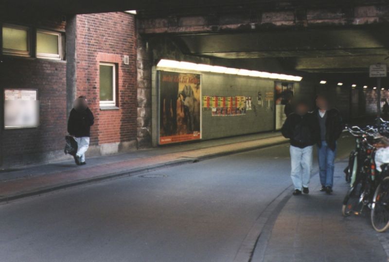 Hamburger Str. Ufg., li. Seite Nh. Berliner Platz