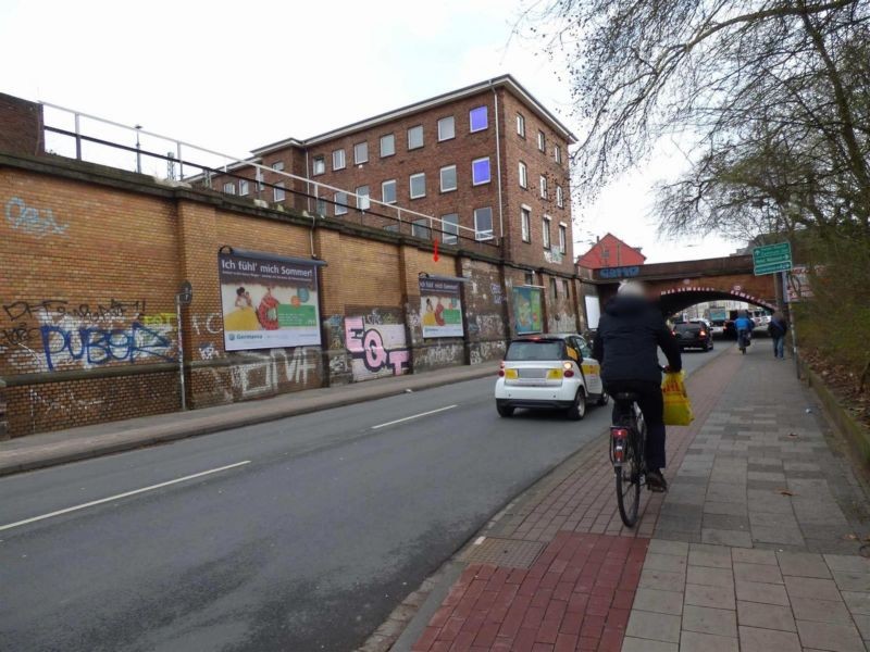 Hafenstr. 69, li. neb. Tr./2. Sto.