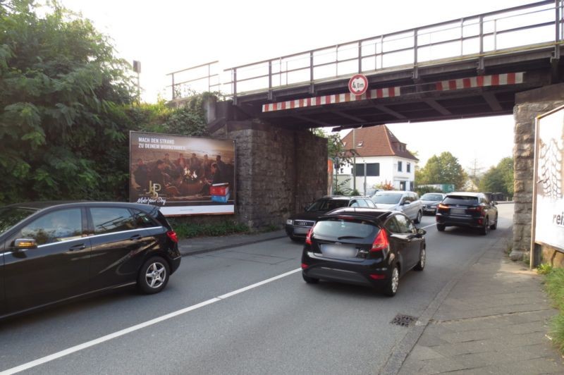 Osnabrücker Str,Nh.Gütersloher Str,li.vor DB-Br.