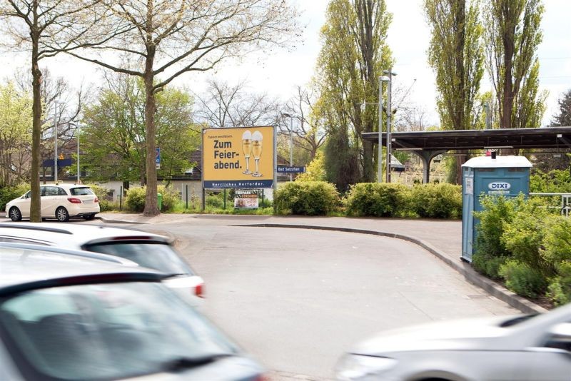 Bf, Bahnhofsvorplatz