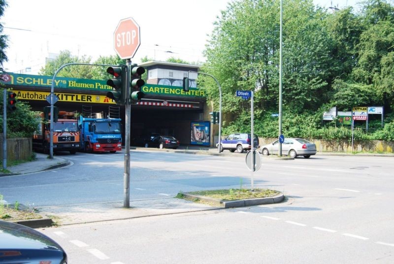 Berliner Str./Ottostr./Ufg./FR Fr.-Lueg-Str./re.