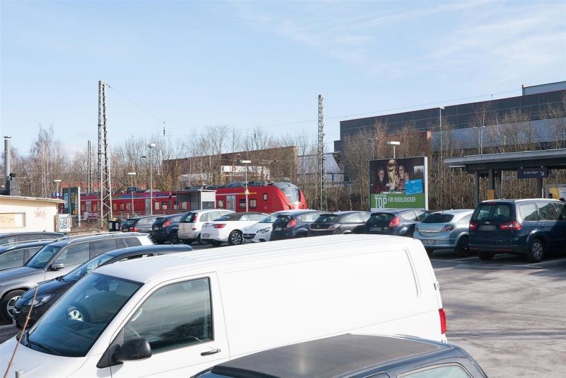 S-Bf Barop, li. neb. Zugang zum Bf, PP, 1. Sto.