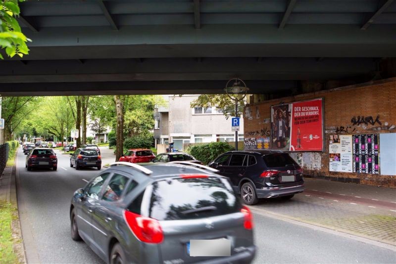 Märkische Str./Bahn-Ufg./WS/1. Sto.