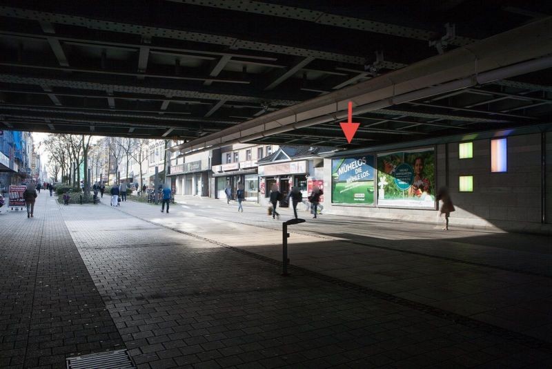 Bahnhofstr. geg. Fabrikstr./Bahn-Ufg./1. Sto.