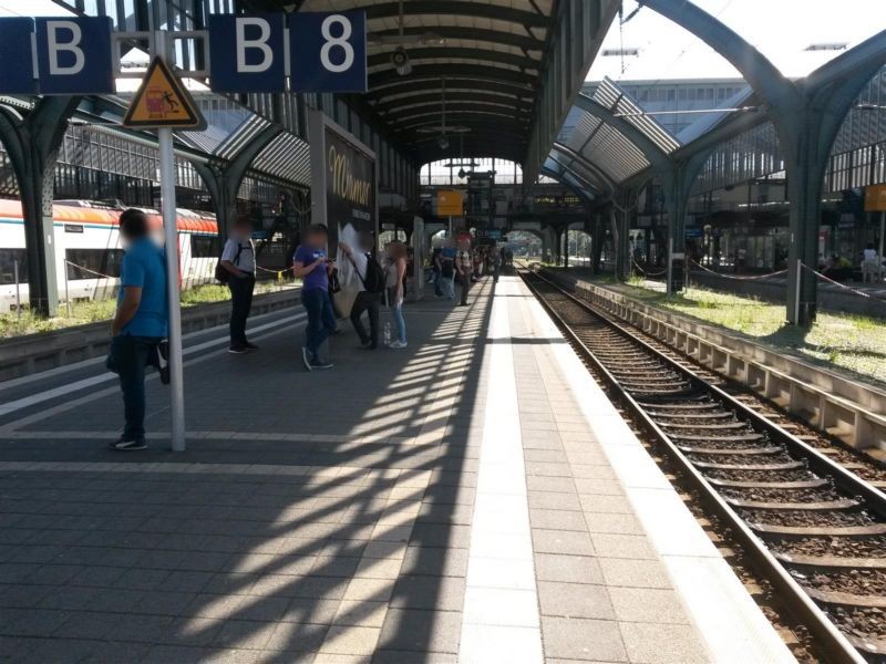 Hbf, Bstg., Gleis 8