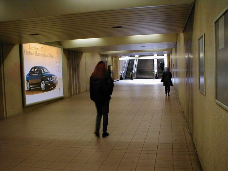 S-Bf Lokalbf, Bahnsteigebene, Ausg. Hedderichstr.