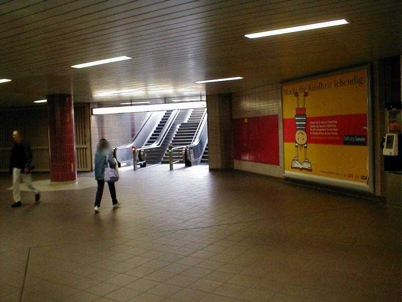 S-Bf Ostendstr,B-Ebene, neb.Ausg.Uhlandstr,geg.FAK