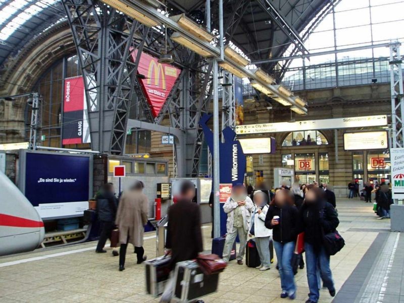 Hbf, Zw.-Bstg., Gl. 9/10, Seite Gl. 9
