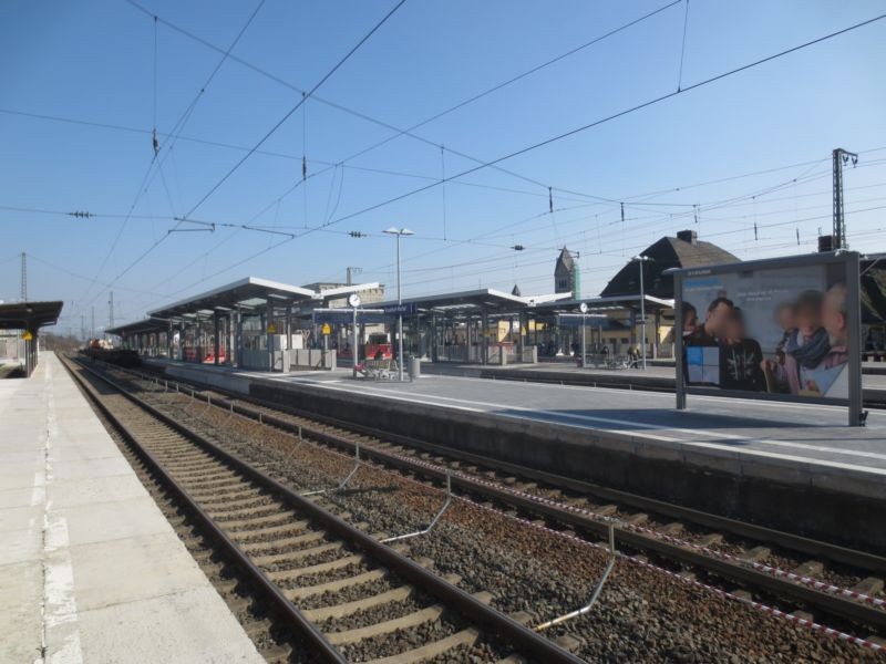 S-Bf Höchst, Bstg.3, Gleis 6, 3. Sto.
