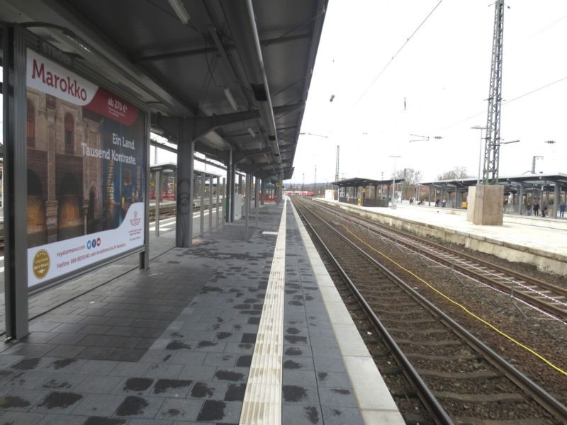 S-Bf Höchst, Bstg.3, Gleis 6, 1. Sto.