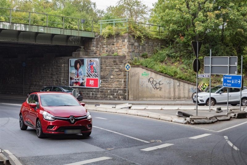 Mainzer Str./zw. DB-Brücke u. BAB 671-Brücke/li.