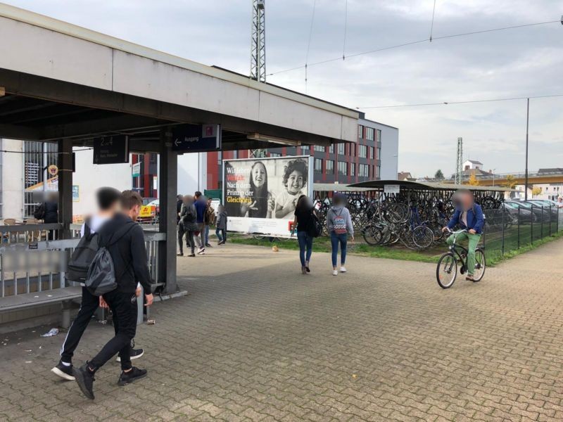 Bf, Bstg. vor Fahrradabstellplatz geg. Zugang