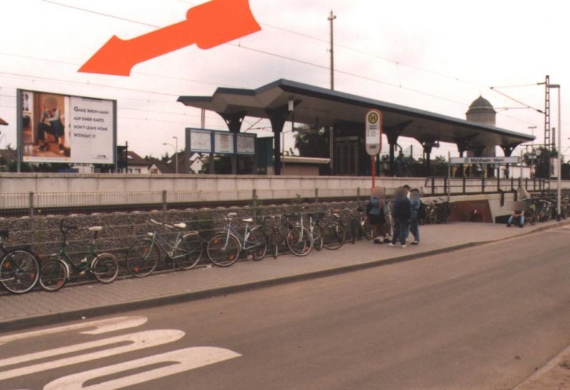 S-Bf Mühlheim, Bstg., Gleis 1, 1. Sto.