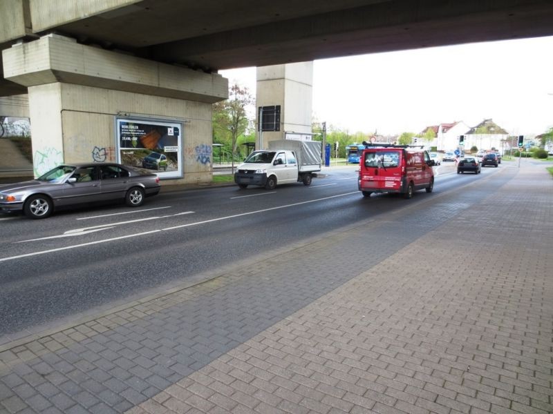 Altenbaunaer Str./DB-Brücke - am Pfeiler/2. Sto.