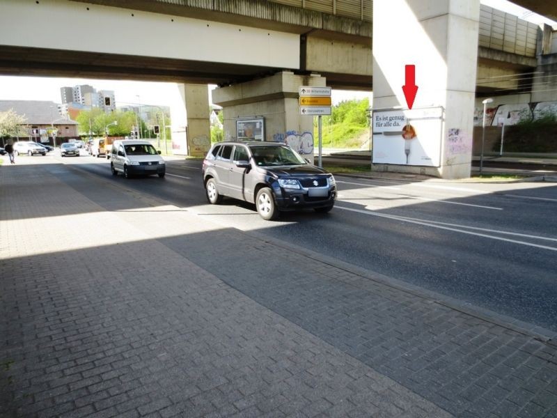 Altenbaunaer Str./DB-Brücke - am Pfeiler/3. Sto.