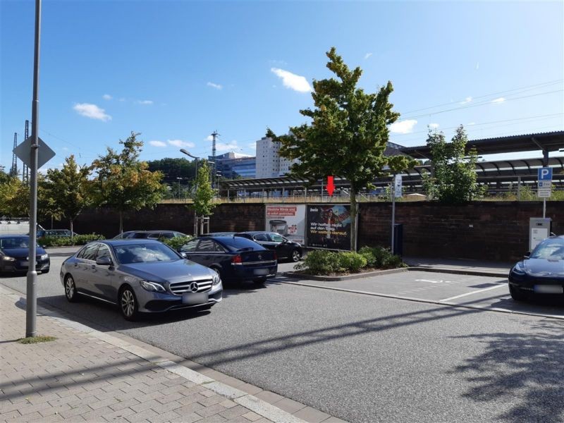 Bahnhofstr. geg. Glockenstr. re. Fl.