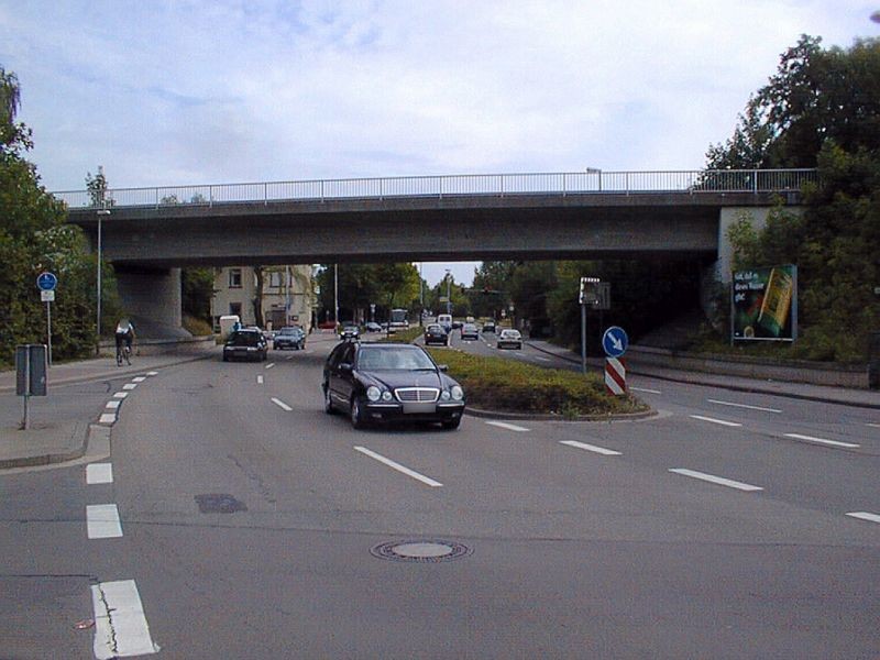 Entersweiler Str.,saw., re., vor DB-Brücke
