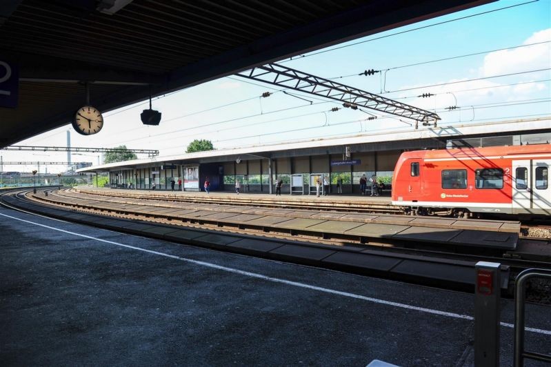 Hbf, Bstg., Gleis 1