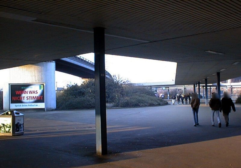 Hbf, v. Stützpfeileram Rondell