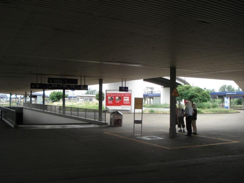 Hbf, v. StützpfeilerAusg. EG