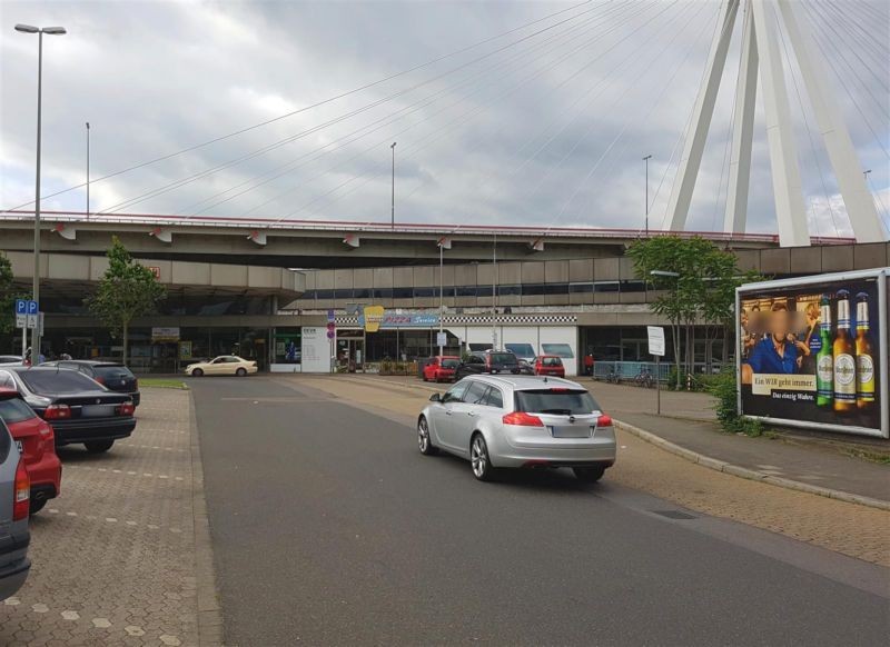 Pasadenaallee   1/Bahnhofsvorplatz